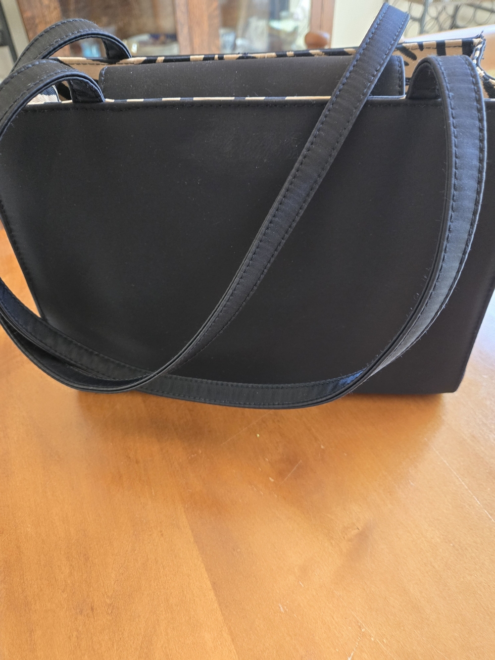 Elegant Black Shoulder Bag with Double Straps